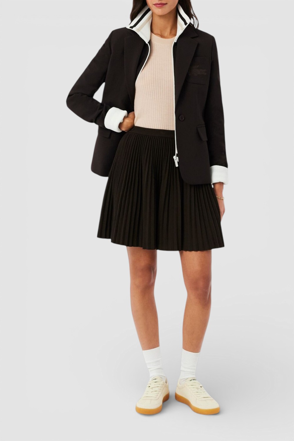 תמונת כל הלוק של גופיית סריג ריב